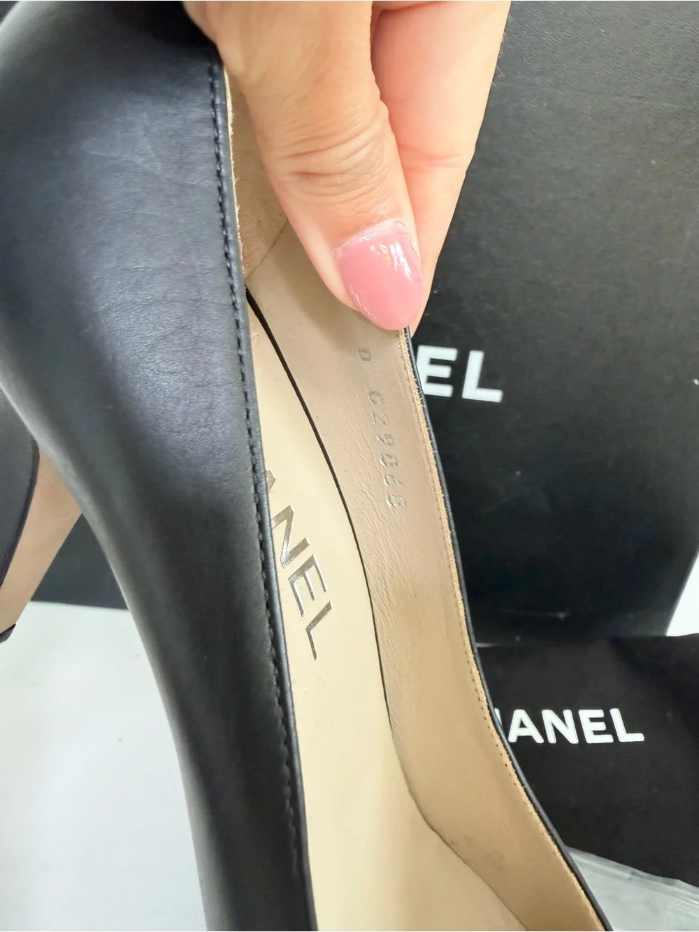 NEW CHANEL Black Leather Platform Pumps with Silver Chain Trim Size 39